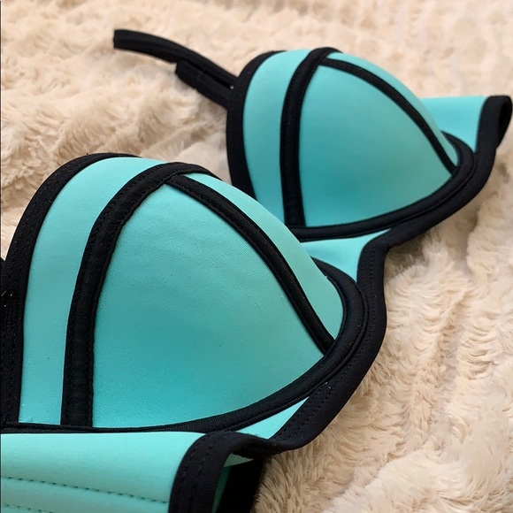 TRIANGL Milly Santa Rosa Splash Bikini Top - Picture 2 of 7